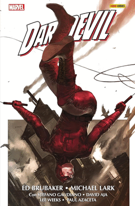 DAREDEVIL DE ED BRUBAKER Y MICHAEL LARK OMNIBUS