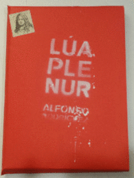 LUA PLENUR ARA�A ESTUPEFACTA NO TEITO BRANCO PAPER